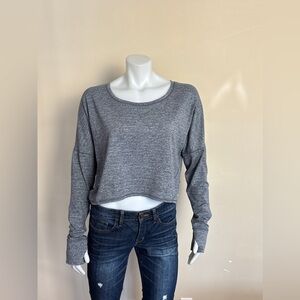 ZELLA - Grey Cropped Long Sleeve Athletic top. XL - pit to pit is 23"